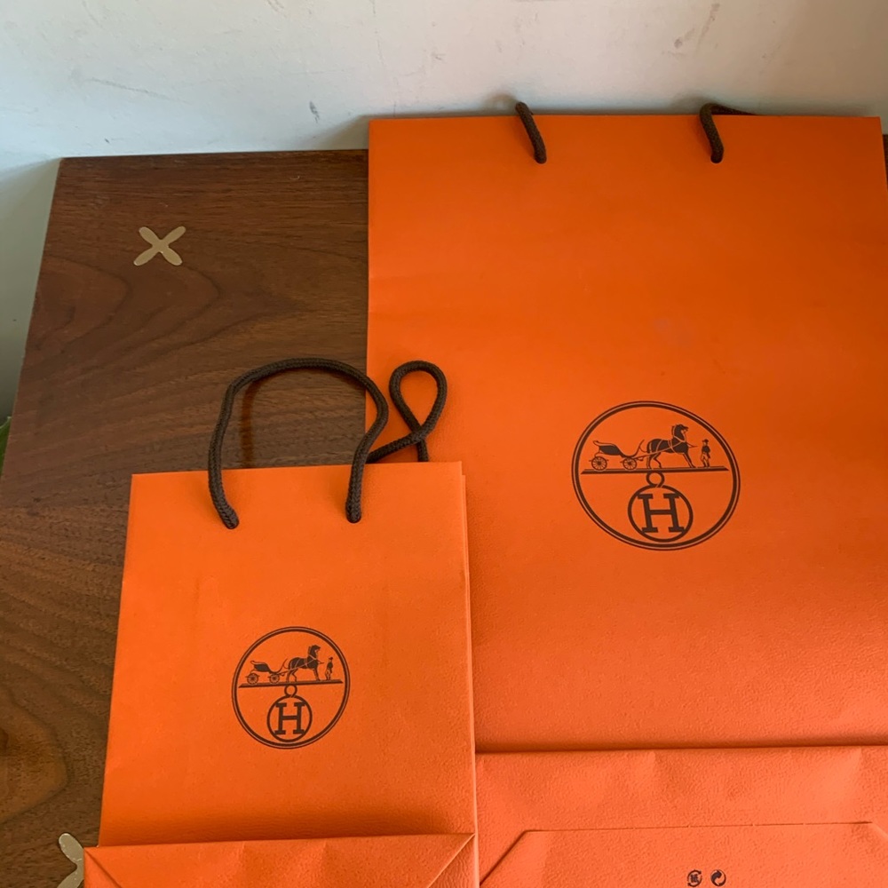 HERMES boxes, ribbons, receipt holder, & gift bag - Picture 11 of 13